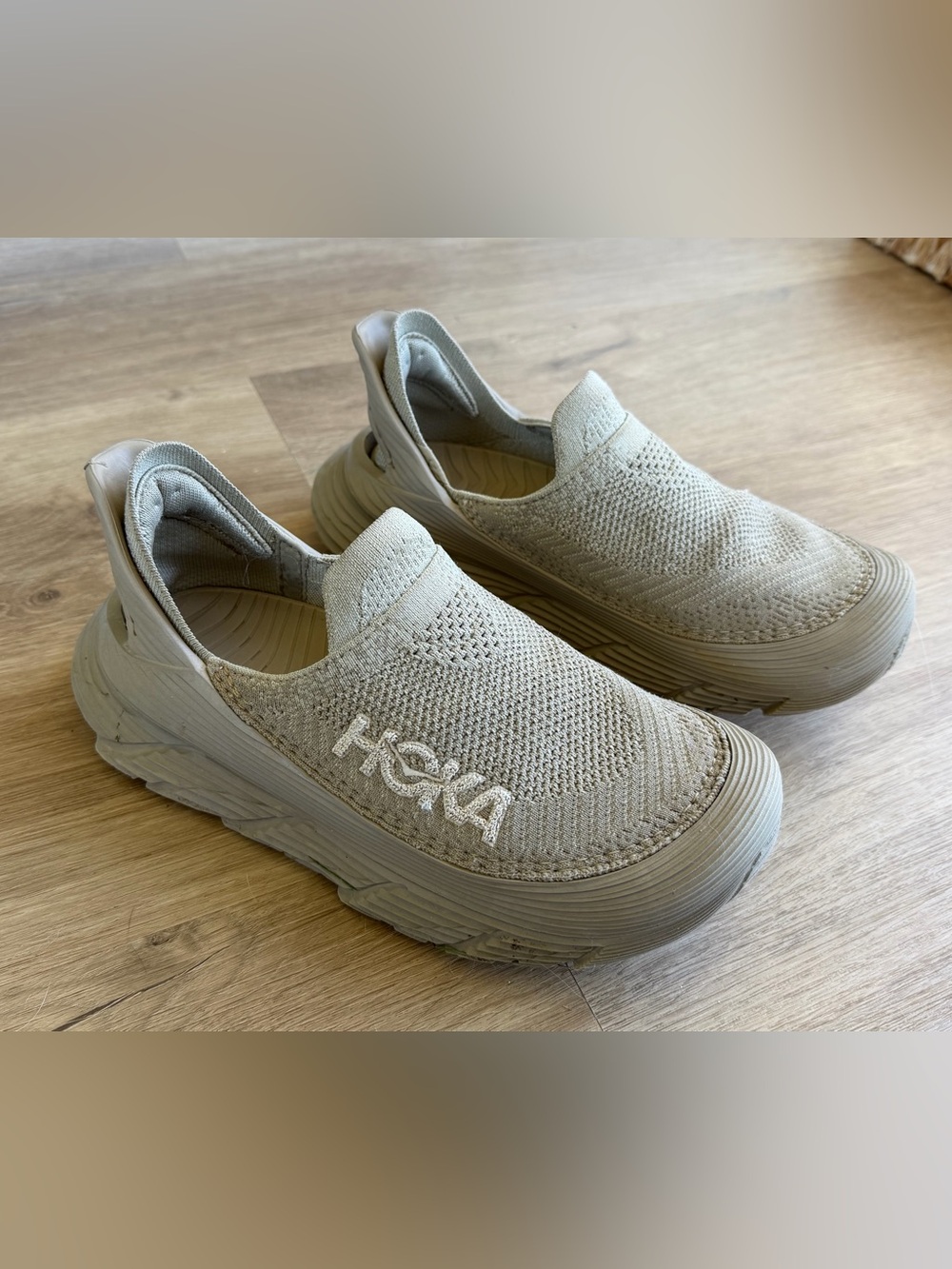 Hoka women’s men’s restore TC 7 mule unisex sneakers tennis shoe beige 7M tan